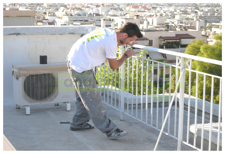 Βαφή σε κάγκελα εξωτερικού χώρου