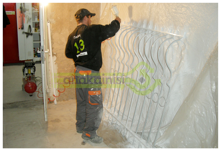 Βαφή σε κάγκελα