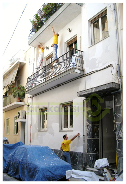 Ελαιοχρωματισμοί εξωτερικών χώρων σε κτήριο