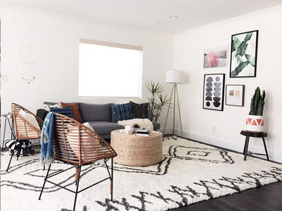 ανακαινιση_ιδεες_καθιστικου (17) καθιστικό με χαλί και καρέκλες