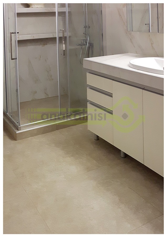 Ανακαίνιση σπιτιού στον Βύρωνα -μπάνιο - πλακάκια μπάνιου - ντουλάπια μπάνιου - νεροχύτης νιπτήρας ideal standard- καμπίνα μπάνιου - ντουζιέρα