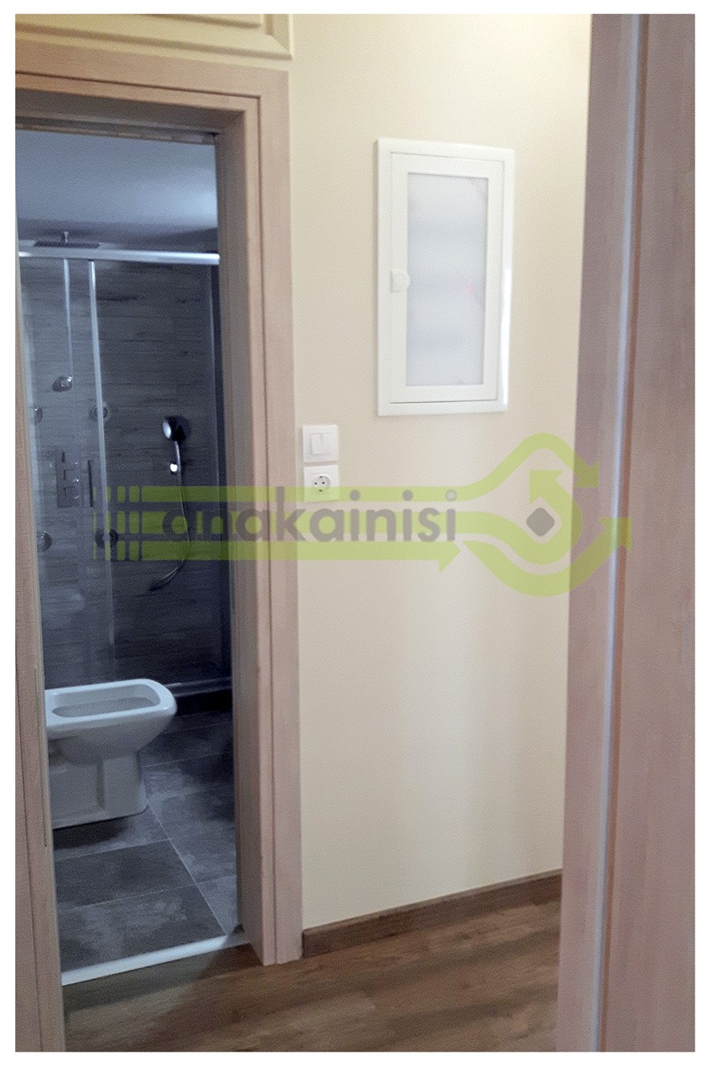 Ανακαίνιση σπιτιού στην Αθήνα - Α 126 - χολ - μπάνιο