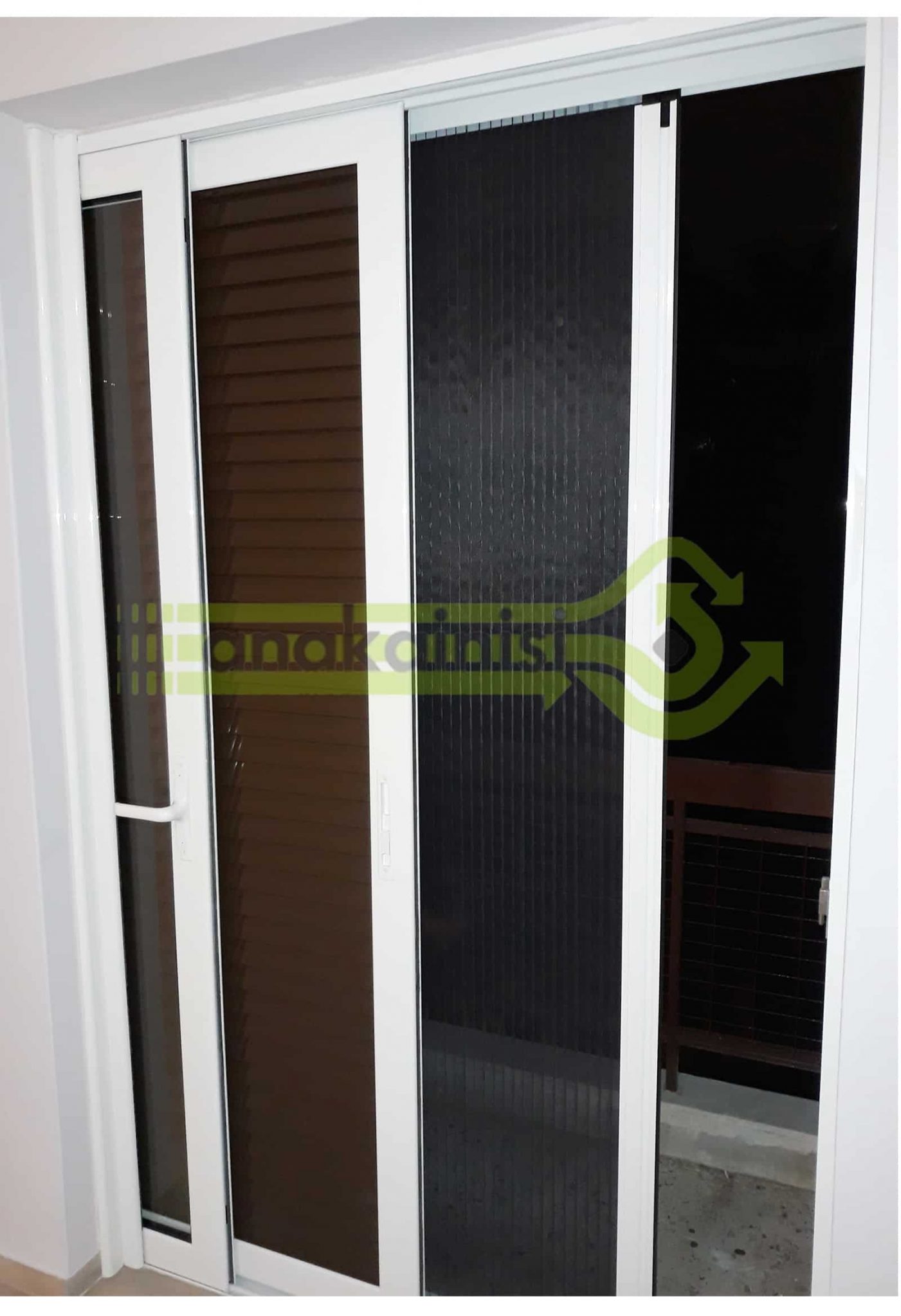 Ανακαίνιση διαμερίσματος στα Ιλίσια – παντζούρι - μπαλκονόπορτα - πάτωμα ξύλου 