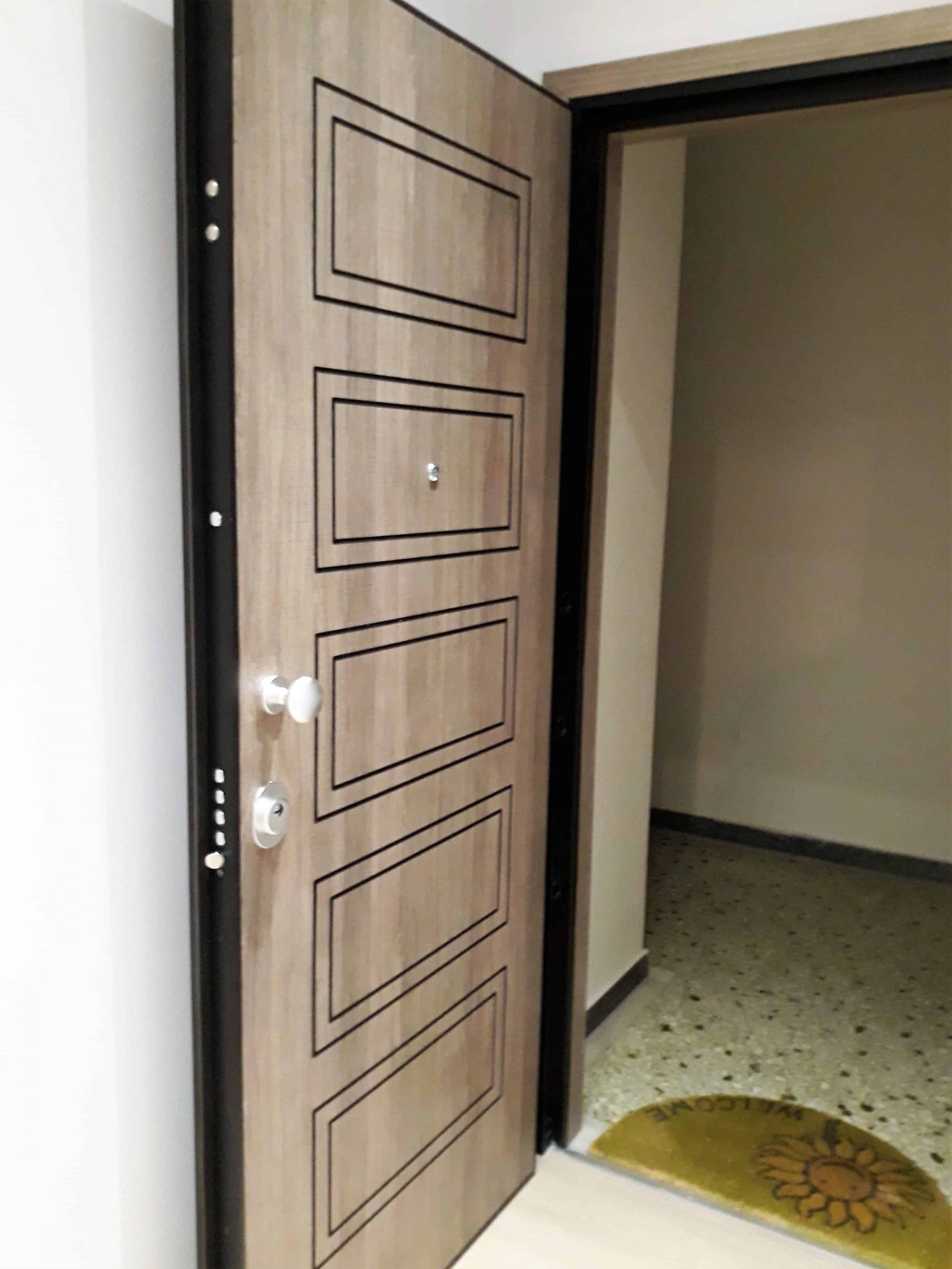 Ανακαίνιση Διαμερίσματος στο Παγκράτι - Εξώπορτα