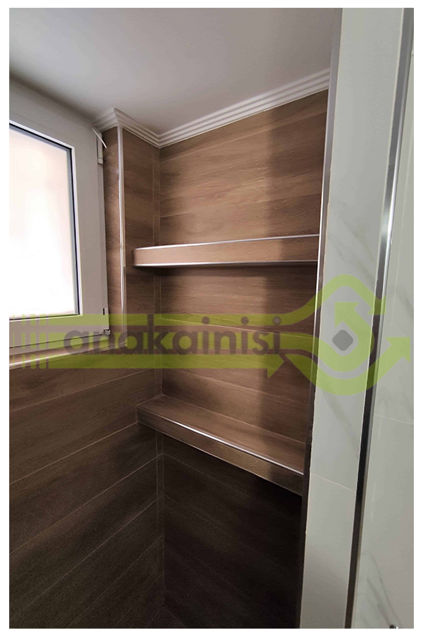 ΑΝΑΚΑΙΝΙΣΗ ΕΛΛΗΝΟΡΩΣΩΝ 8 ανακαινιση μπανιου με πλακακια σε σχημα ξυλου ραφια μπανιου για για σαμπουαν