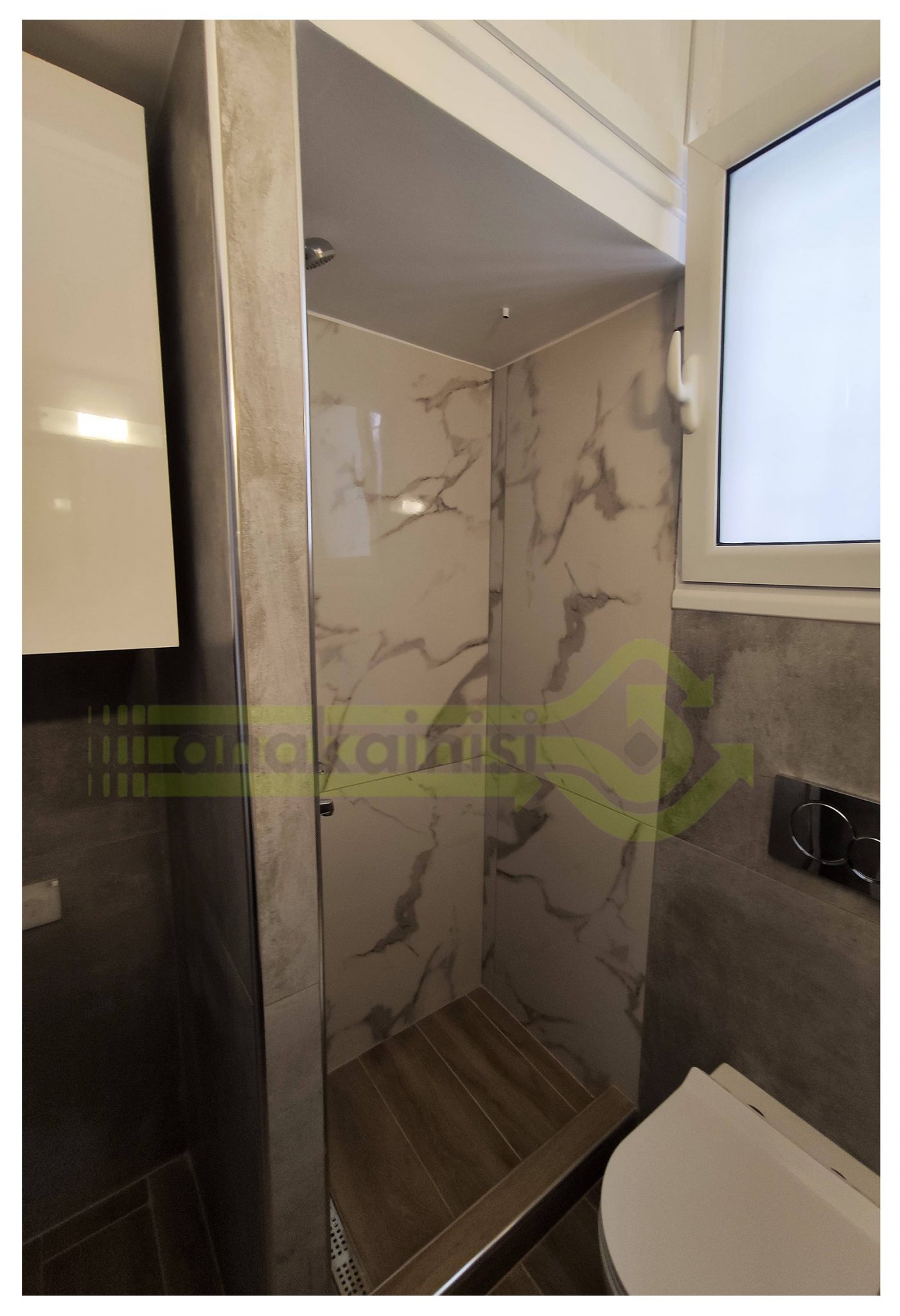 Ανακαινιση Αγια Παρασκευη (22) ντουζιέρα καμπίνα με επικάλυψη πλακάκια από μάρμαρο
