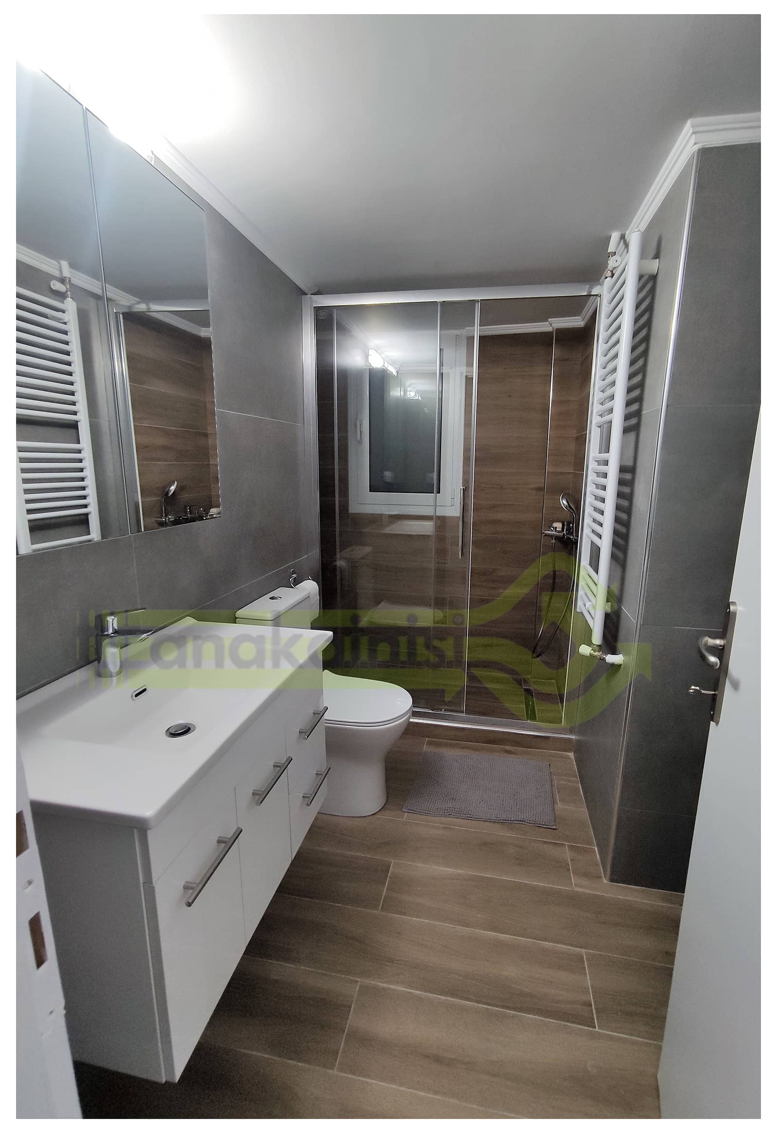 Ανακαινιση_Χαλανδρι_29 Μπάνιο - Ντουζιέρα Καμπίνα Κλειστή με Συρόμενη Πόρτα Γυάλινη